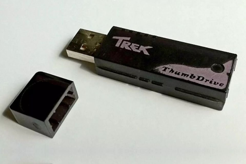 Trek Technology foi a primeira empresa a vender pendrive.
