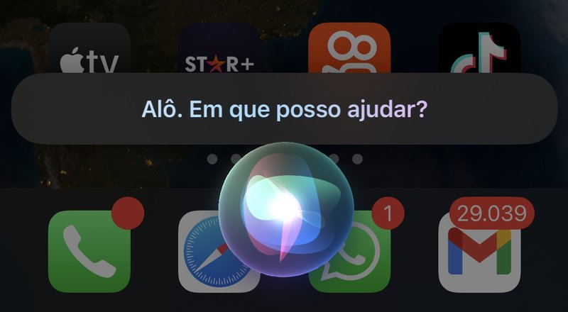 Ative a Siri no seu aparelho para poder enviar o comando de voz em seguida