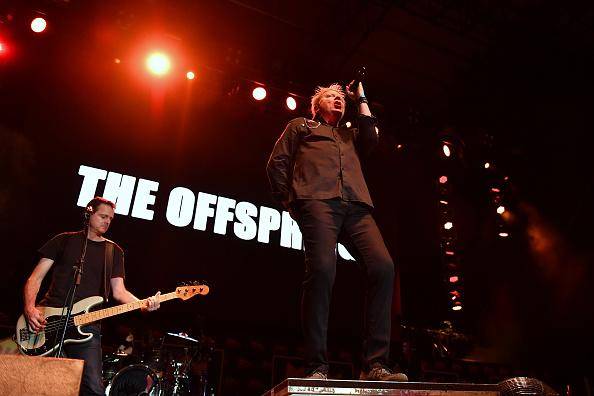 Dexter Holland é vocalista do The Offspring e possui Ph.D. em biologia molecular.