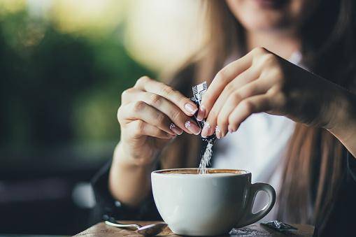 O adoçante já é utilizado em milhares de bebidas e alimentos, como diversas opções de refrigerantes dietéticos.