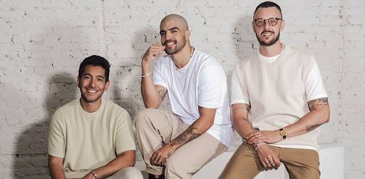 Caio Castro e modelos joias