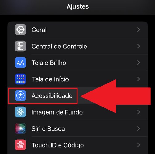 É preciso deslizar a tela para encontrar a opção "Acessibilidade"