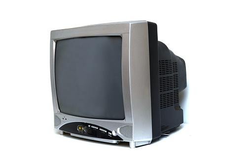 Muitos donos de videogame antigo se recusam a abrir mão da TV de tubo. (Fonte: GettyImages)