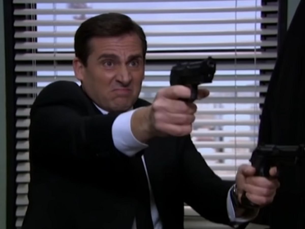 As cenas de Michael Scott como Scarn são hilárias em The Office.