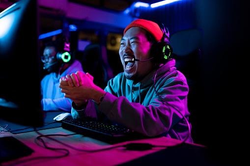 Jogos online  Conheça os riscos que ameaçam os gamers no mundo
