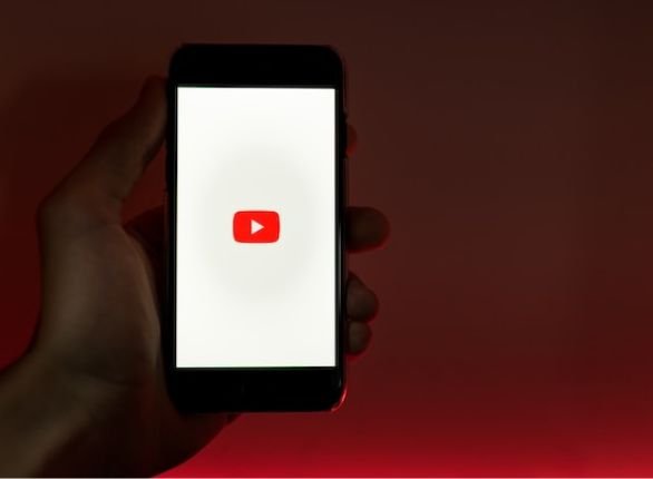 YouTube Shorts já recebeu descrições geradas por IA