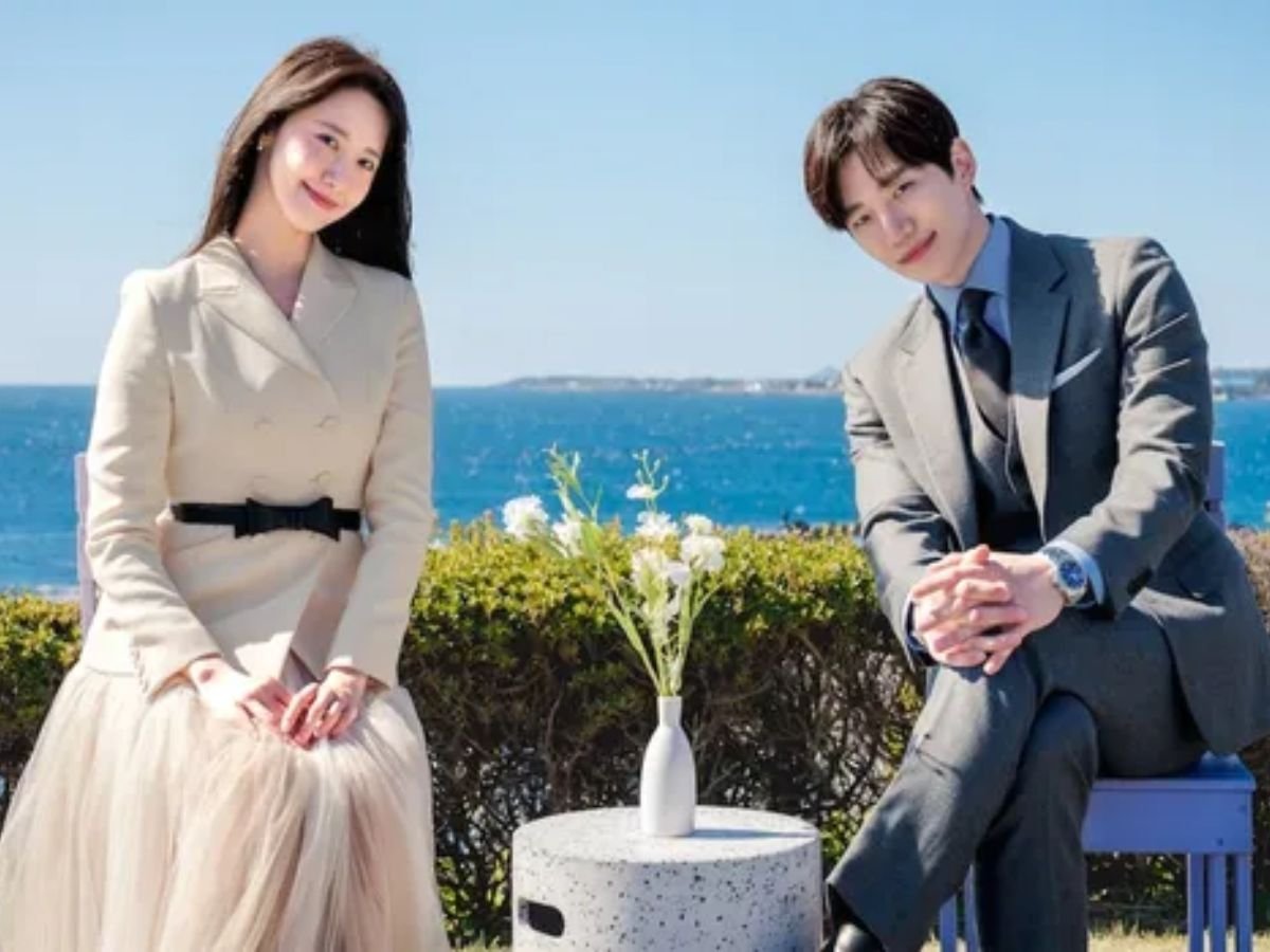 Lim Yoon-a e Lee Jun-ho formam par romântico em 'Sorriso Real' (2023).