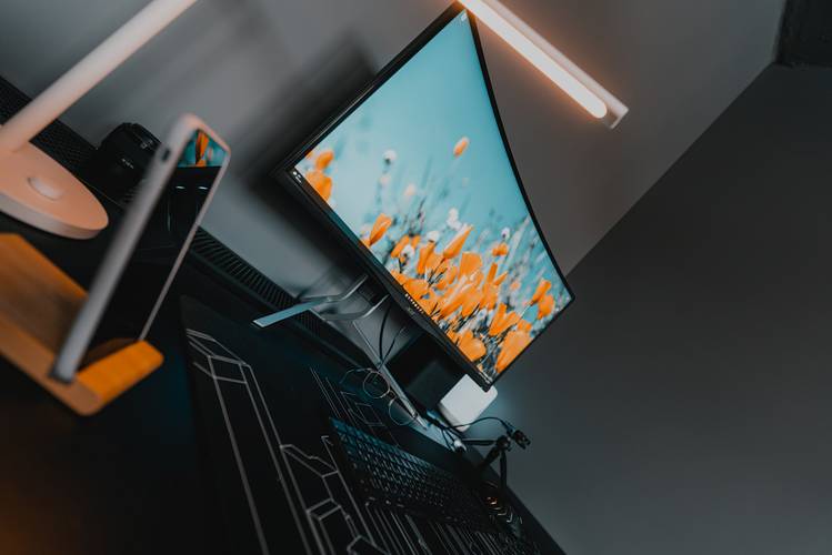 No geral, um monitor ultrawide é uma ótima opção para games e produtividade.