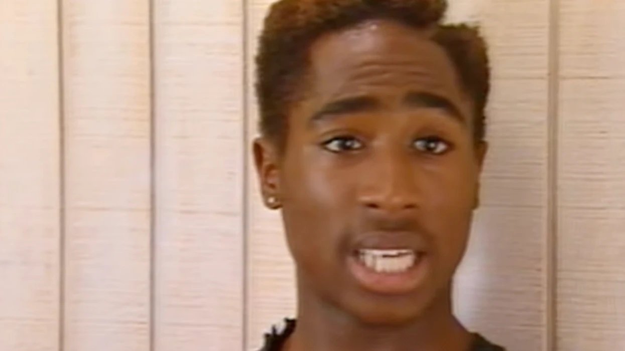 2Pac, como também era chamado, em cenas da série documental. 