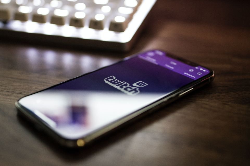 Twitch quer que streamers ganhem mais, diz executiva brasileira