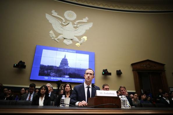Mark Zuckerberg presta depoimento de 5 horas ao Senado americano.