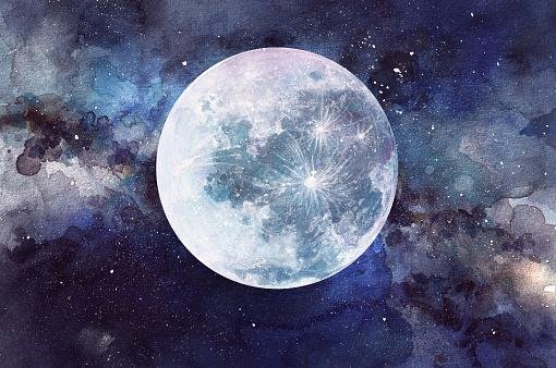 A Lua se tornou um satélite interessante após a descoberta de reservatórios de água no interior de crateras.