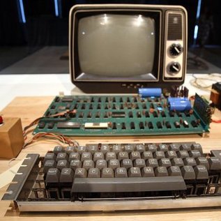 Imagem de Rascunho de anúncio do Apple-1 escrito por Steve Jobs é leiloado por R$ 860 mil