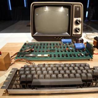 Imagem de Rascunho de anúncio do Apple-1 escrito por Steve Jobs é leiloado por R$ 860 mil