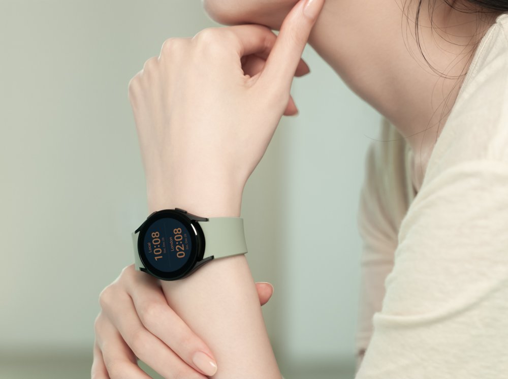 O Galaxy Watch 4 apresenta um visual moderno.