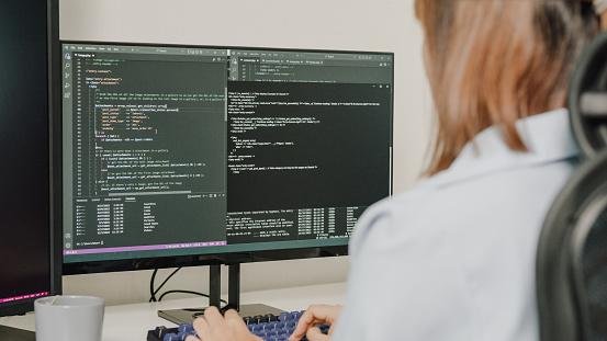 Python tem entre suas principais características a facilidade de aprendizado por pessoas de diversas áreas.