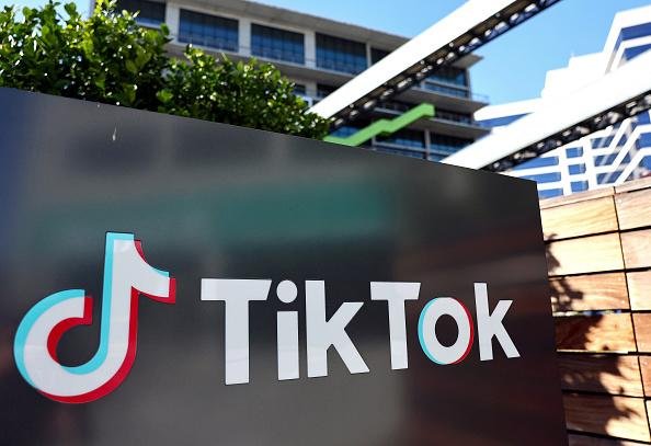 TikTok procura profissionais para desenvolver recursos do chat nativo.