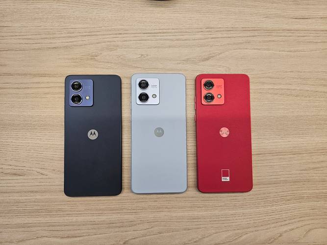 Moto G84