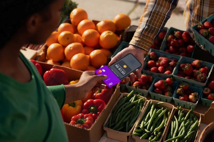 O cliente pode fazer os pagamentos usando cartão, Apple Watch ou o iPhone.