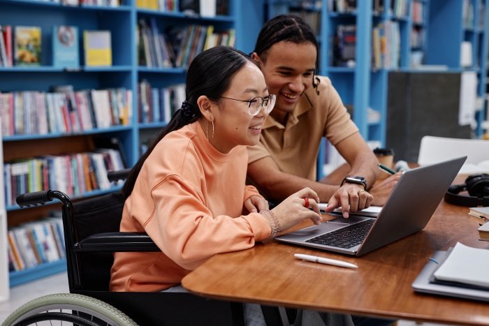 Os novos cursos gratuitos da IBM terão como foco as pessoas de comunidades sub-representadas.