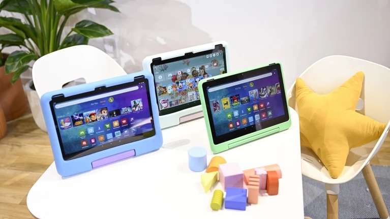 Os novos Fire HD 10 Kids são construídos em corpo mais resistente para aguentar a rotina de crianças.