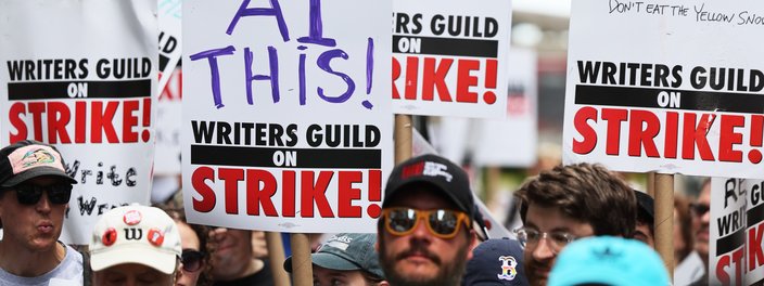 Imagem de: Greve dos roteiristas de Hollywood chega ao fim nesta quarta (27); veja novos termos