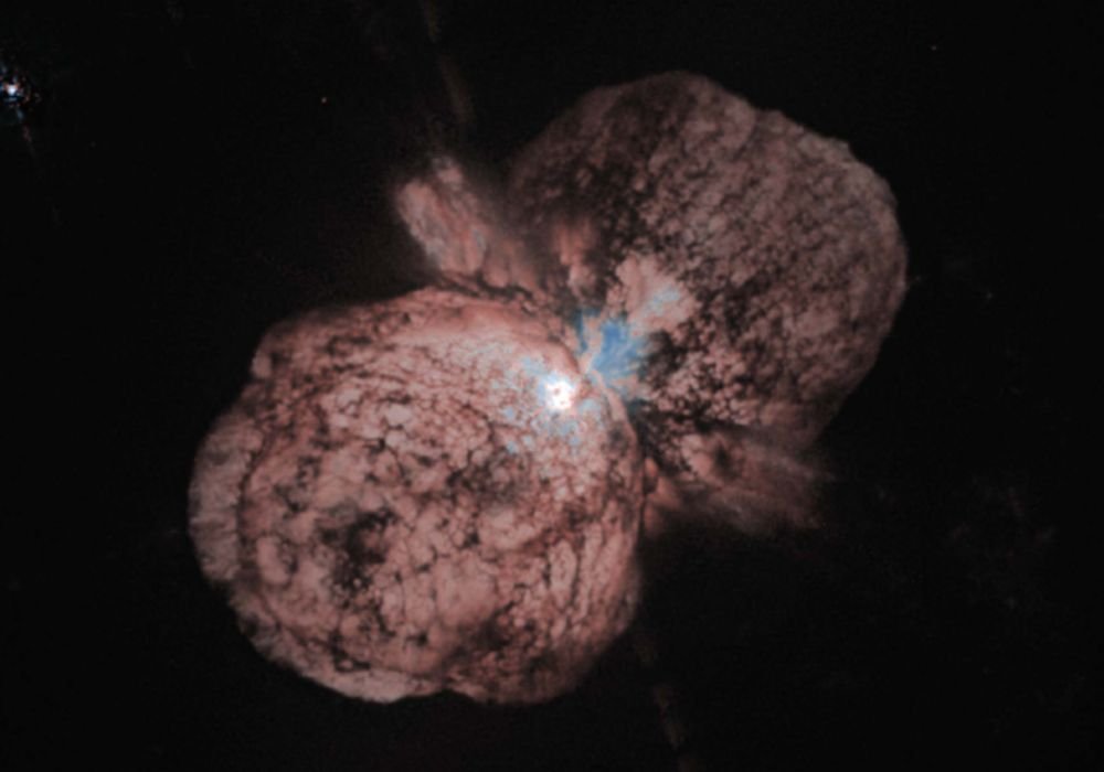 Eta Carinae é uma estrela localizada na constelação da Quilha.