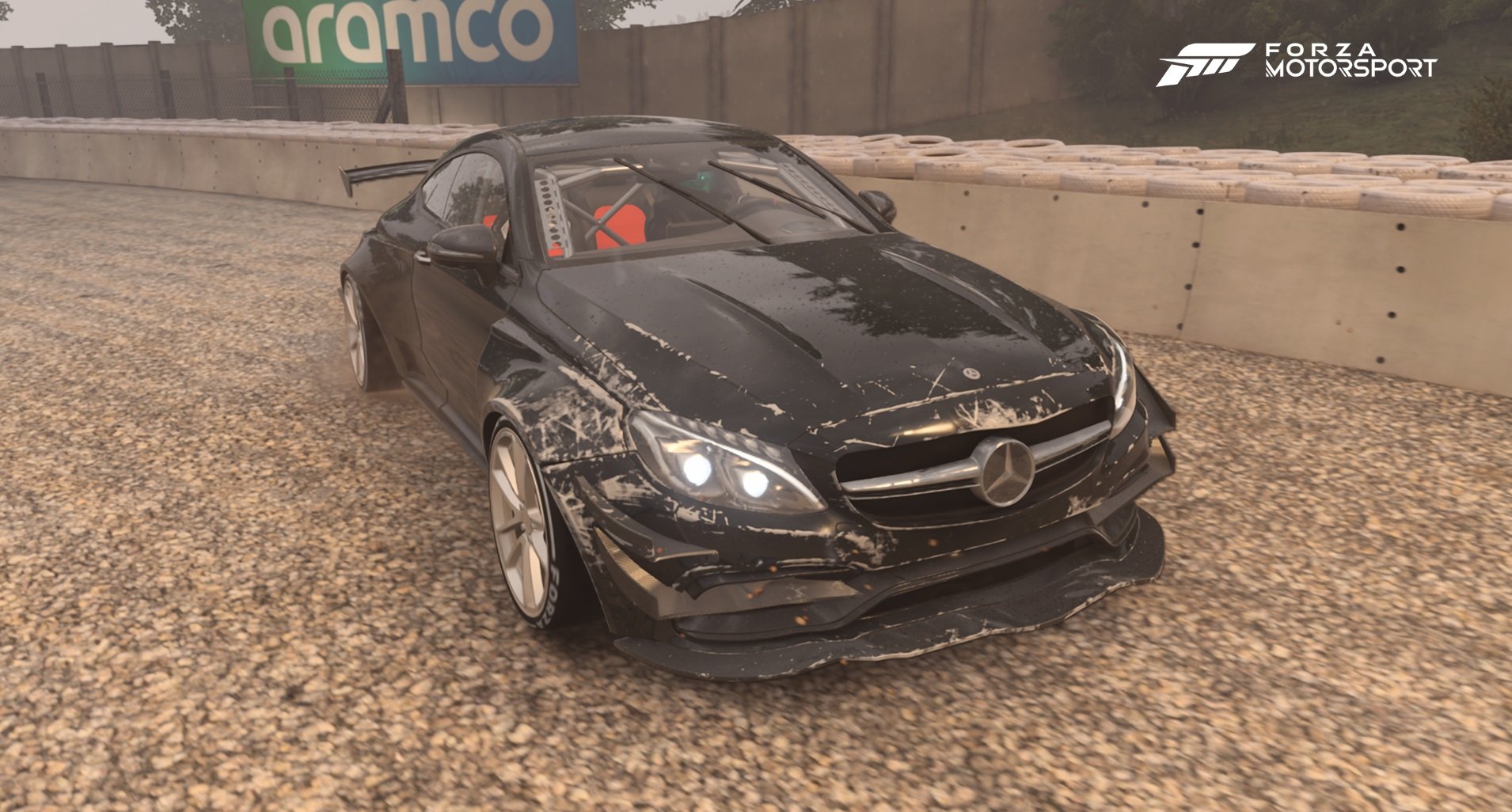 Os danos que os carros sofrem no jogo também chama atenção pelo realismo