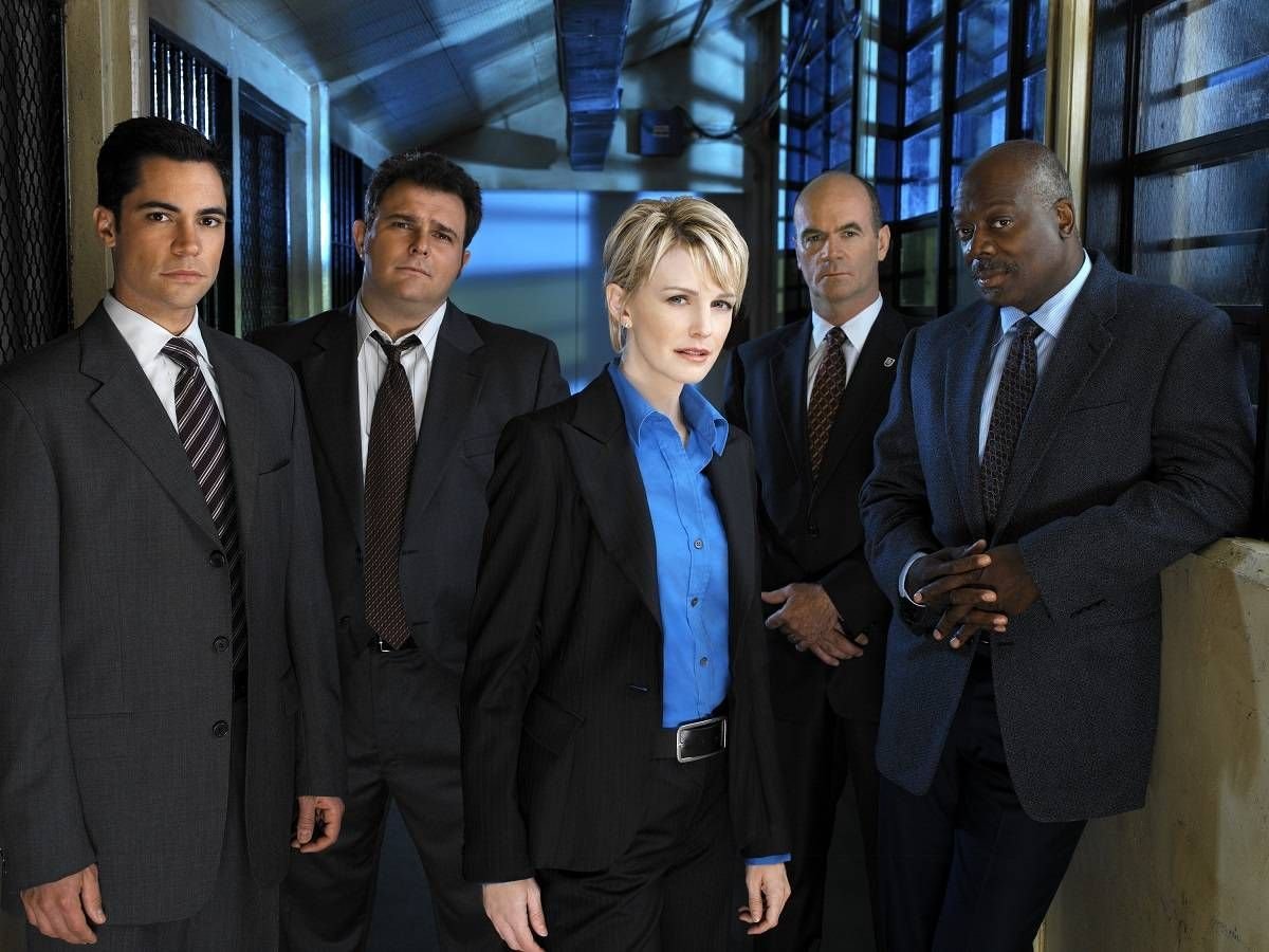 A série foi originalmente produzida pela CBS nos Estados Unidos.