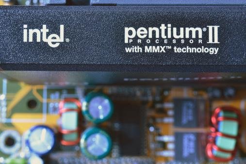 Processadores Intel Pentium e Celeron foram pioneiros nos anos 90.