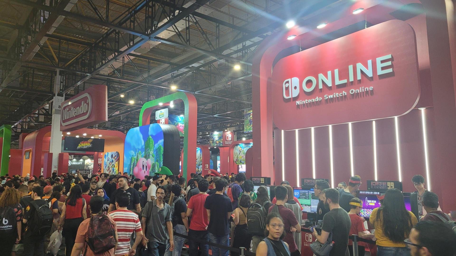 Estande da Nintendo é um dos maiores e mais visitados da Brasil Game Show 2023.