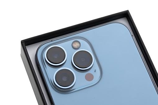 Segundo informante, o iPhone 16 deve contar com nova câmera ultrawide de 48 MP.