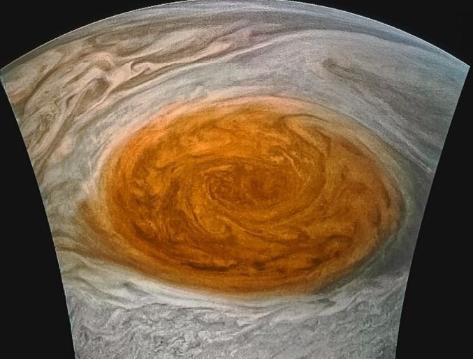 Desde 2014, a Grande Mancha Vermelha de Júpiter parece estar mudando para uma cor laranja avermelhada.