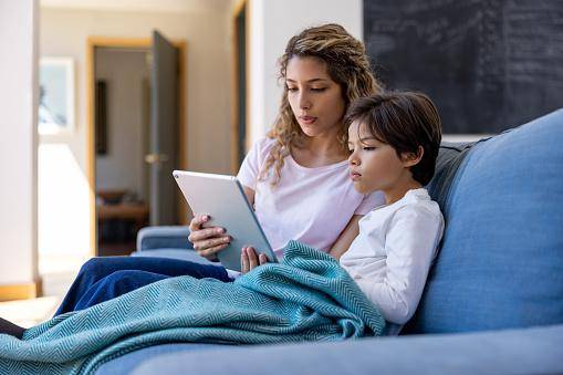Para o Google, serviços mais amplos deveriam se adaptar para as necessidades de menores de idade, mas sem comprometer seus dados.