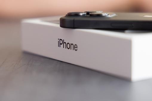 Os planos de assinatura de iPhones têm validade de 12 meses e podem ser renovados.
