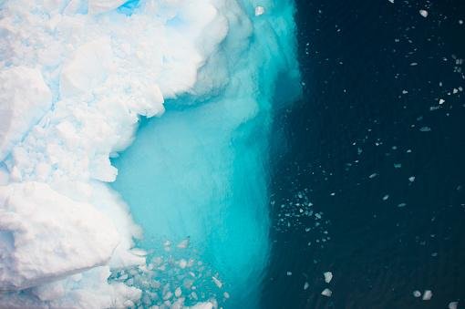 A camada de gelo da Antártica Ocidental está perdendo massa e é o maior contribuinte da Antártica para a subida do nível do mar.