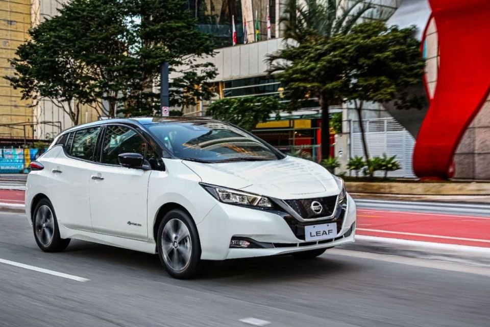 Nissan Leaf Tekna conta com motor 100% elétrico.