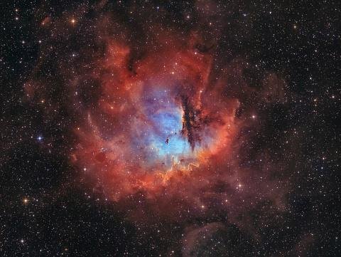 A Nebulosa Pac-Man está a 6,5 mil anos-luz da Terra.