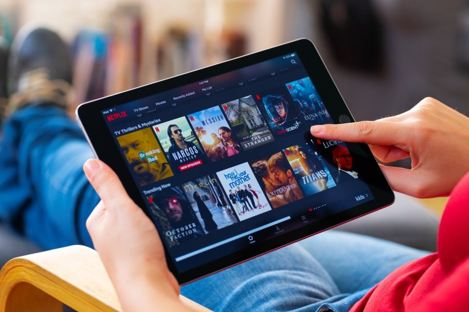 Netflix com anúncios vale a pena? Entenda como funciona o plano