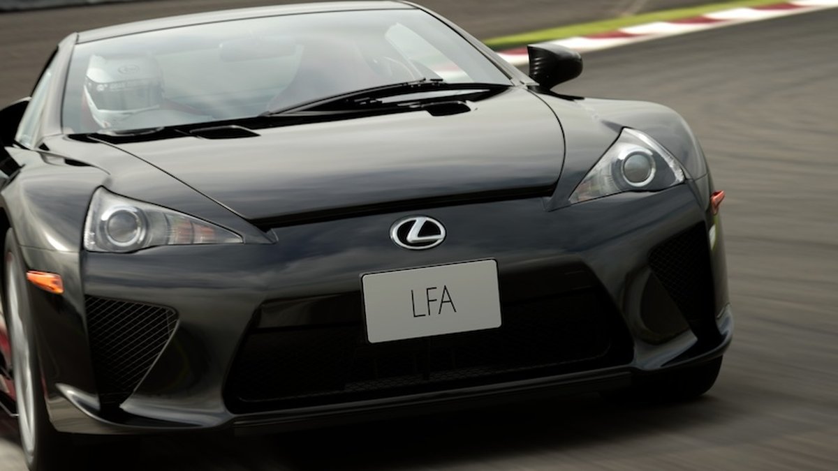 Gran Turismo 7 recebe novos carros e modo co-op local no PS5!