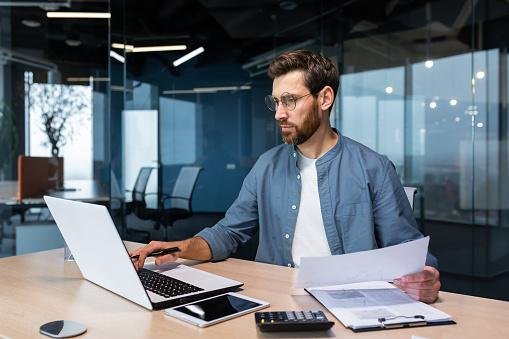 Uma das vantagens do trabalho freelancer é poder atuar de qualquer lugar do mundo.