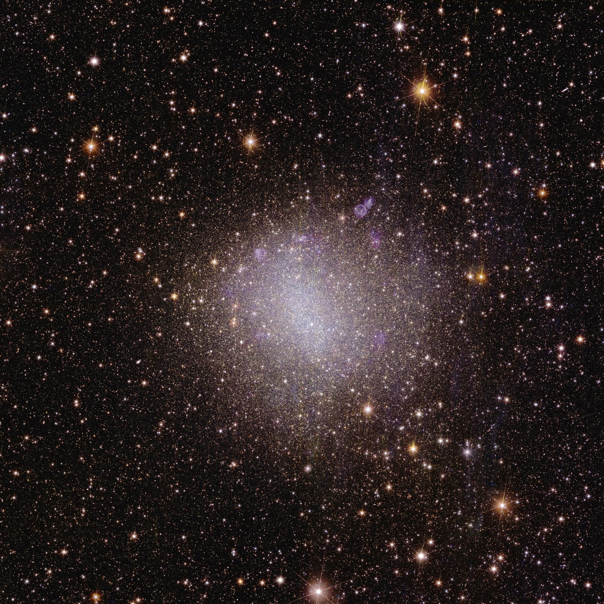 NGC 6822 e está localizada "perto" da Terra, a 1,6 milhão de anos-luz.