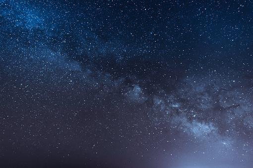 Muitas luzes emitidas por estrelas não são visíveis ao olho humano.
