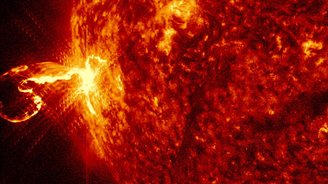 Ejeção de massa coronal solar.