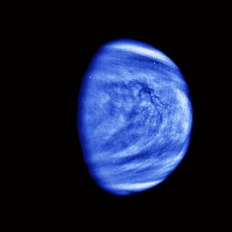 Essa imagem foi feita pela sonda espacial Galileo Orbiter, em 1990. Quem vê assim, nem diz que faz quase 500 graus Celsius.