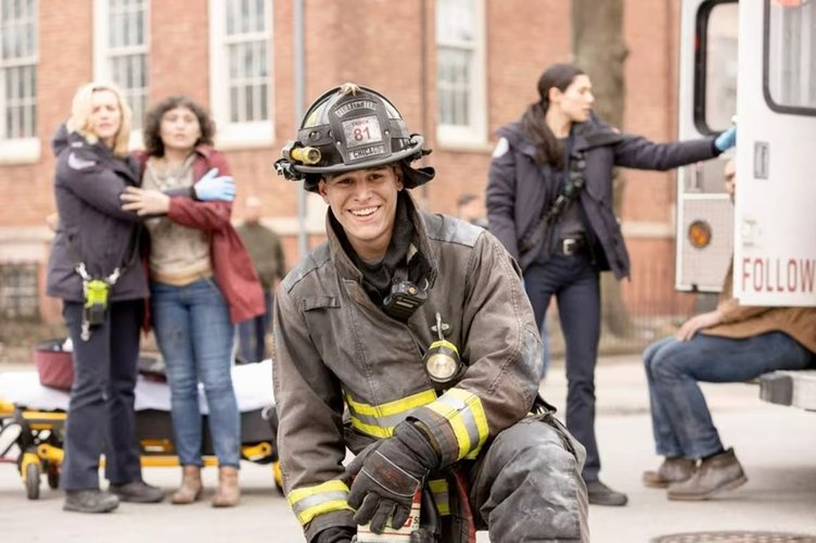 O personagem Blake Gallo não fará mais parte da equipe de bombeiros da série Chicago Fire.