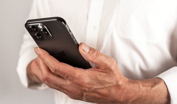 iPhone pode ganhar câmera sob a tela somente em 2027, afirma rumor