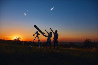 No afélio, o cometa Halley não será visível por telescópios amadores.