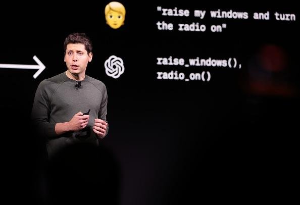 Sam Altman, CEO da OpenAI, foi por três dias funcionário da Microsoft.