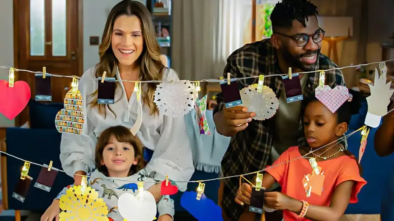Comédia brasileira brilha em um dos filmes de Natal do Prime Video